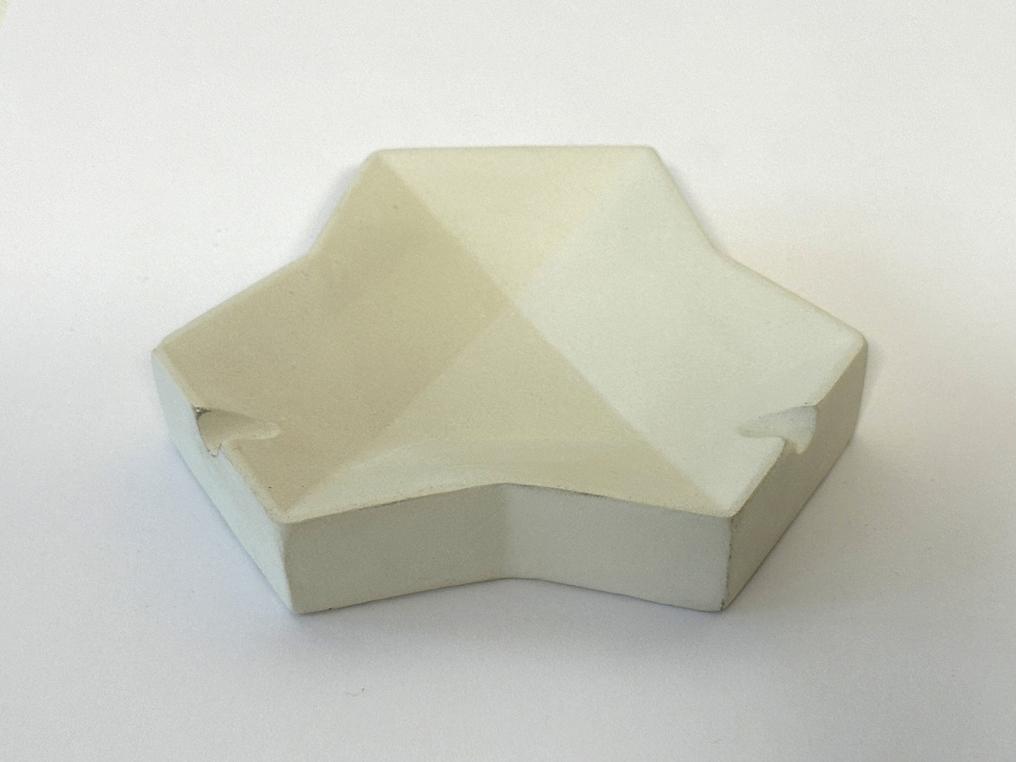 Aschenbecher 6-ECK weiß